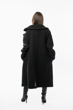 Load image into Gallery viewer, BLACK COAT WOMEN
